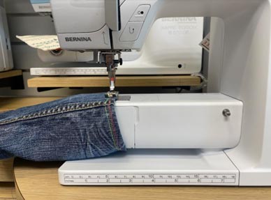 Qu’est qu’un bras libre sur une machine à coudre ?