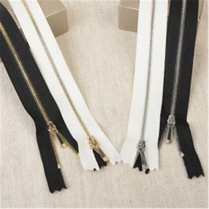 Fermeture non séparable 40 cm fine noir/or Fermeture non séparable 40 cm fine noir/or