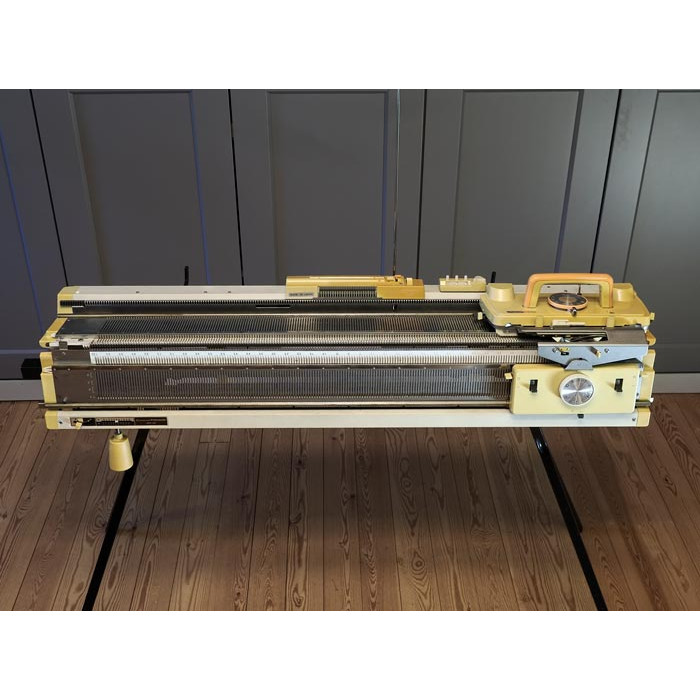 OCCASION - Machine à tricoter Empisal-Knitmaster SK210 OCCASION - Machine à tricoter Empisal-Knitmaster SK210